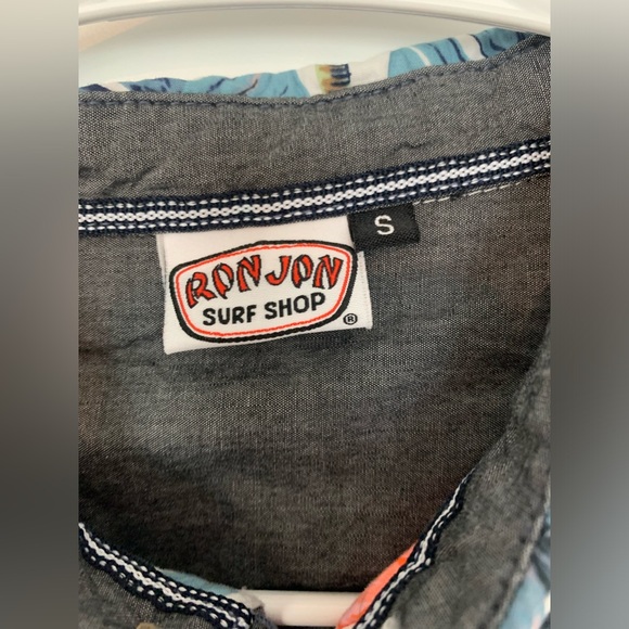 Ron Jon Surf Shop- Tropical Flamingo Button Up- S - Picture 2 of 5